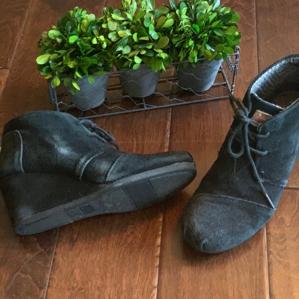 Tom Wedges - Picture 2 of 2
